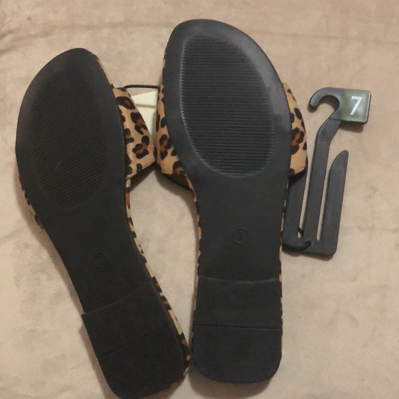 Women’s Slippers - Picture 2 of 2